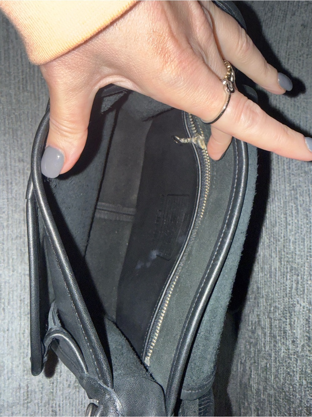 Vintage Coach Rambler Black Leather Messenger Bag with Turn-Lock Closure - Picture 5 of 16